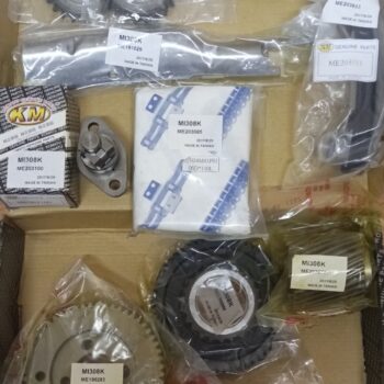 Ремкомплект ГРМ 4M42, ME203085, MI308K, KMT