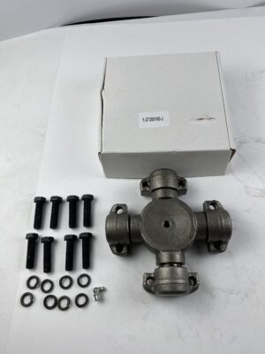 Крестовина карданного вала межосевого, Isuzu Giga, 1-37300-100-0, GUIS-67,  дубликат