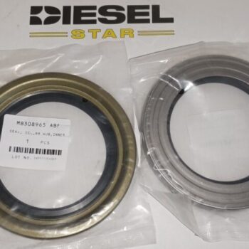 Сальник задней ступицы внутренний MB308965, JKC