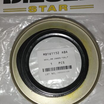 Сальник задней ступицы внутренний MB161152, JKC