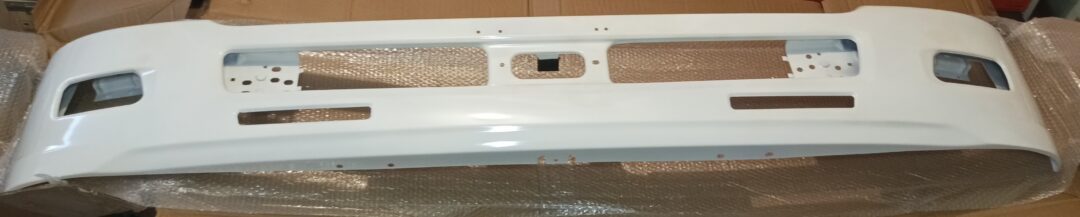 Бампер для ISUZU FORWARD узкая кабина, ширина 2050mm 1994-2005, 8-97425-907-0 JKC Бампер для ISUZU FORWARD узкая кабина, ширина 2050mm 1994-2005, 8-97425-907-0 JKC